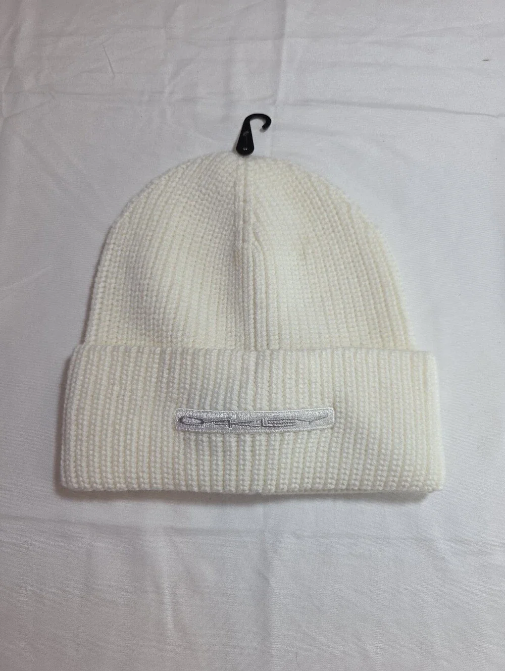 Oakley Soho Arctic Cream White Knit Beanie with Subtle Embroidered Logo NWT